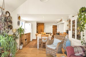 Photo 32- click for photo gallery